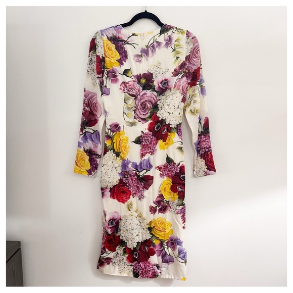 DOLCE & GABBANA Floral print stretch silk sheath dress cream/ purple EUC sz 42 - Picture 5 of 10
